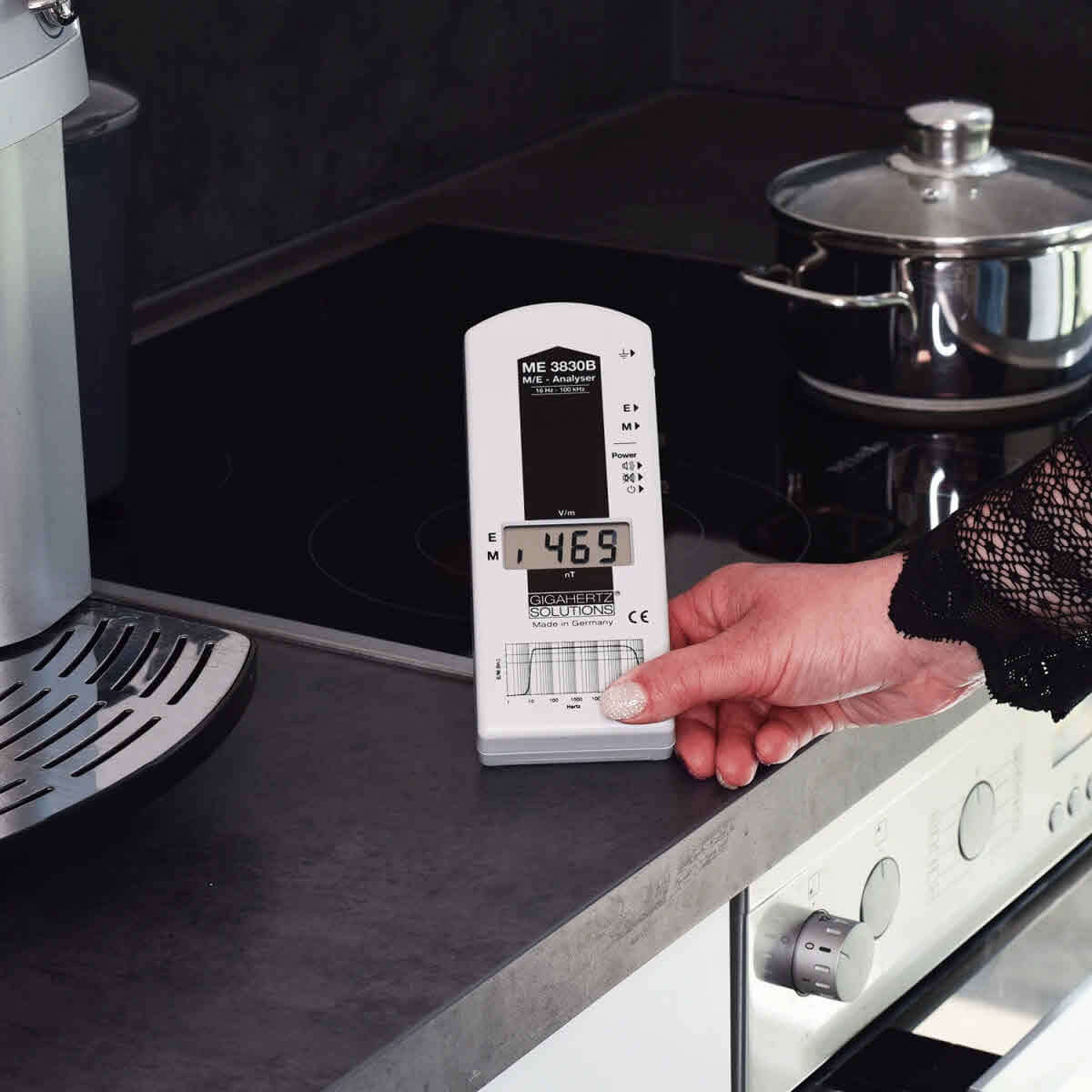 Niederfrequenz-Analyser ME3830B